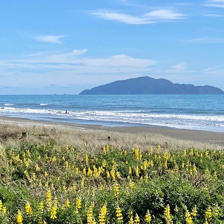 Otaki Beachfront Getaway Eksteriør billede